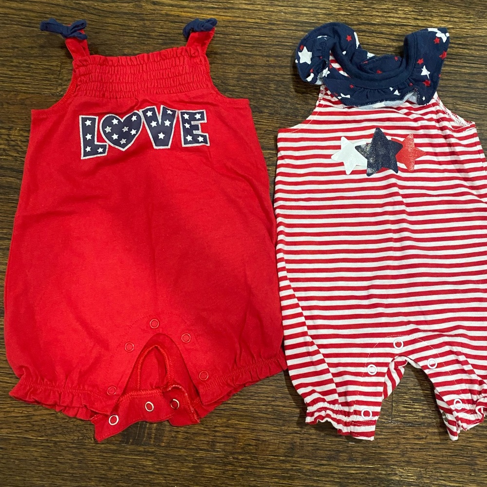 2 Rompers